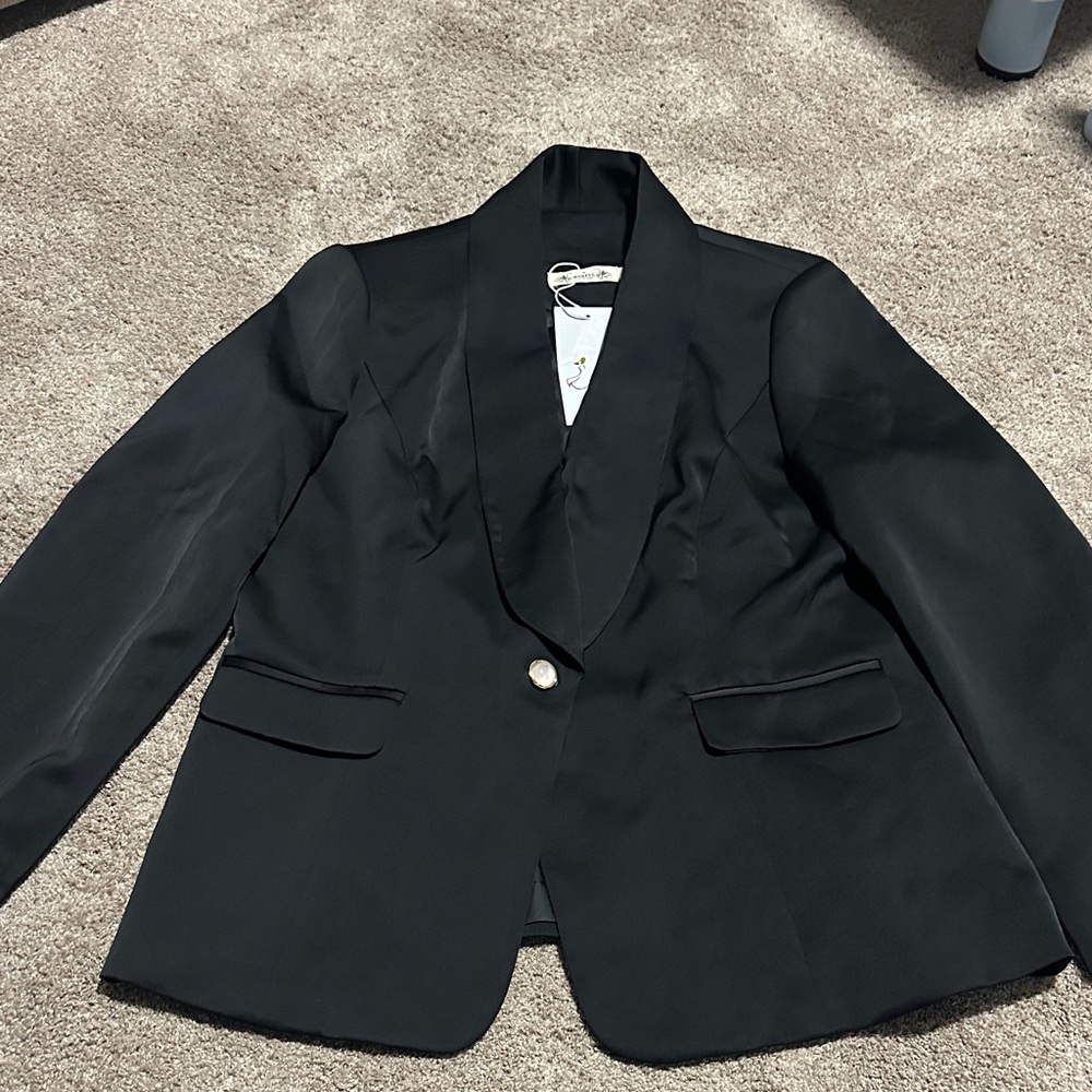 Modify Elegant Black Blazer